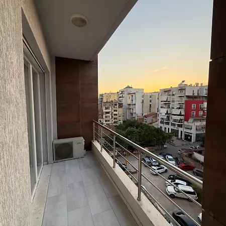 Dini's * Tirana